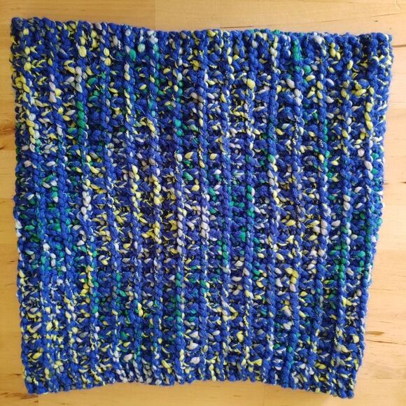 Handmade Cowl - Seahawks colors - Picture 2 of 2